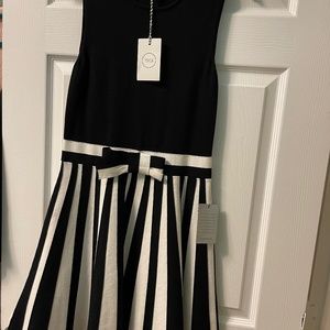 1901 black flowy dress